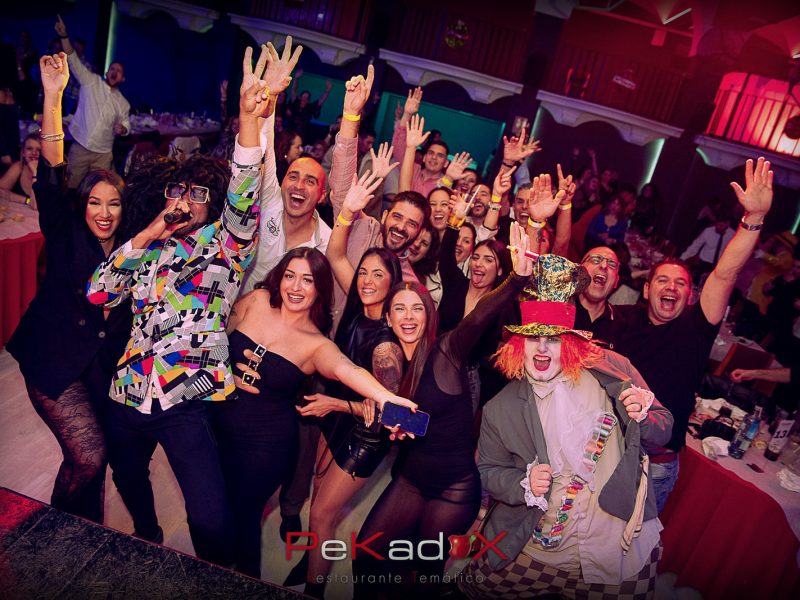 despedidas-pekadox-solteras-solteros-cena-malaga 30